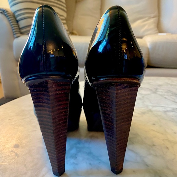 ๐ค๐คBCBG MaxAzria Black Patent Ma-Diva Heels - Picture 7 of 14